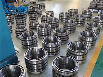 Four Row Tapered Roller Bearings Are Under The Final Manufacturing Process